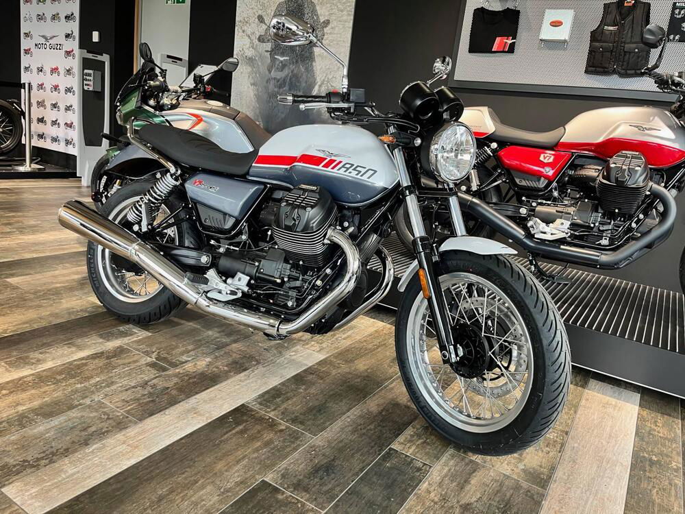 Moto Guzzi V7 Special (2021 - 24)