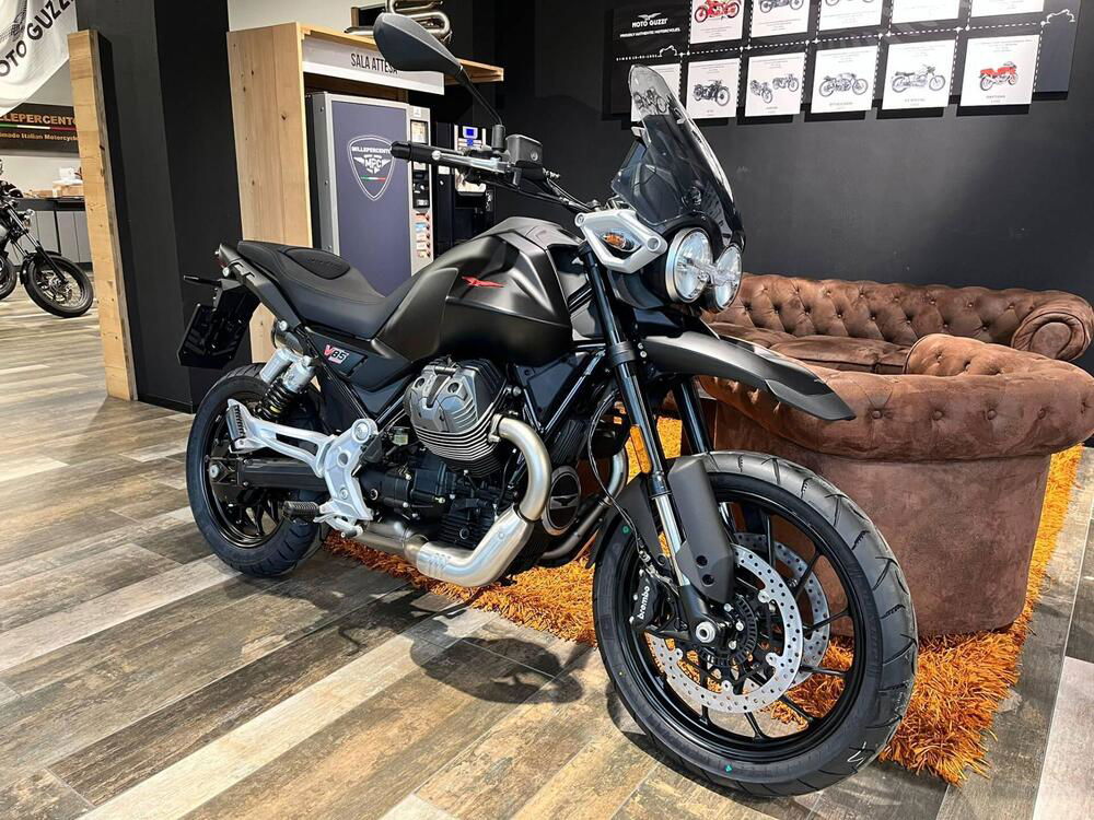 Moto Guzzi V85 Strada (2024)