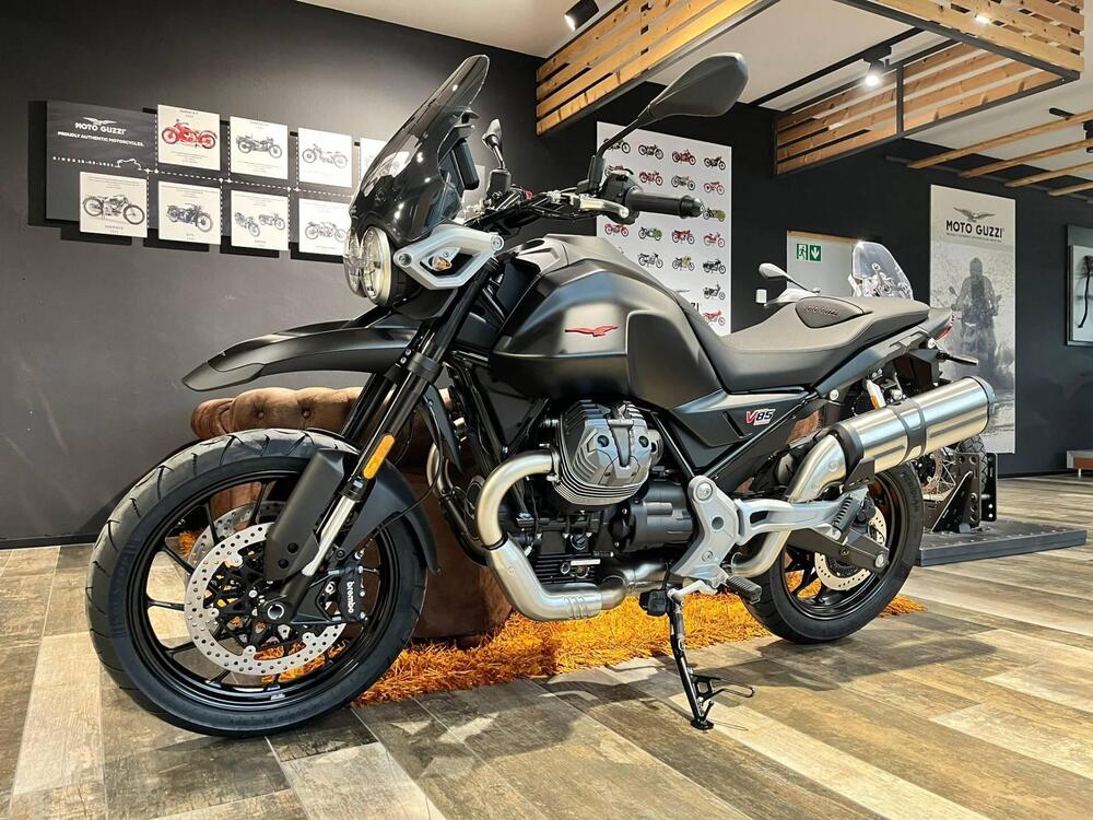 Moto Guzzi V85 Strada (2024) (3)