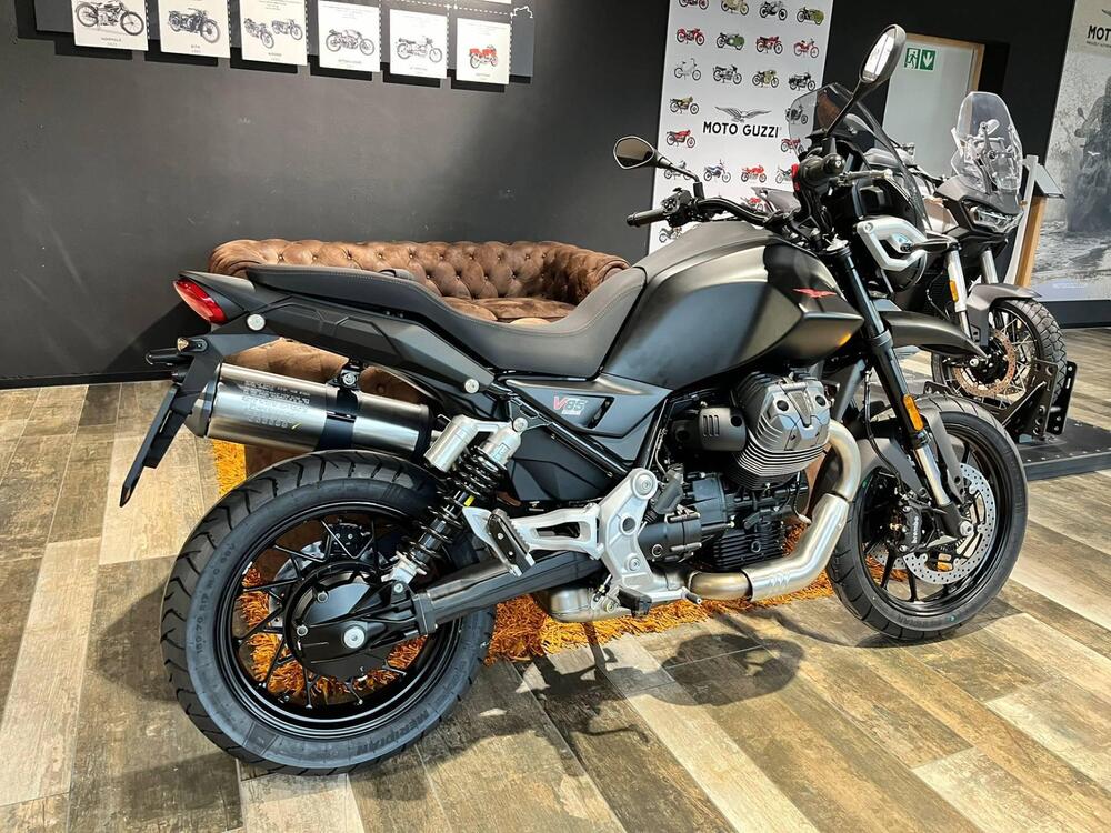 Moto Guzzi V85 Strada (2024) (5)