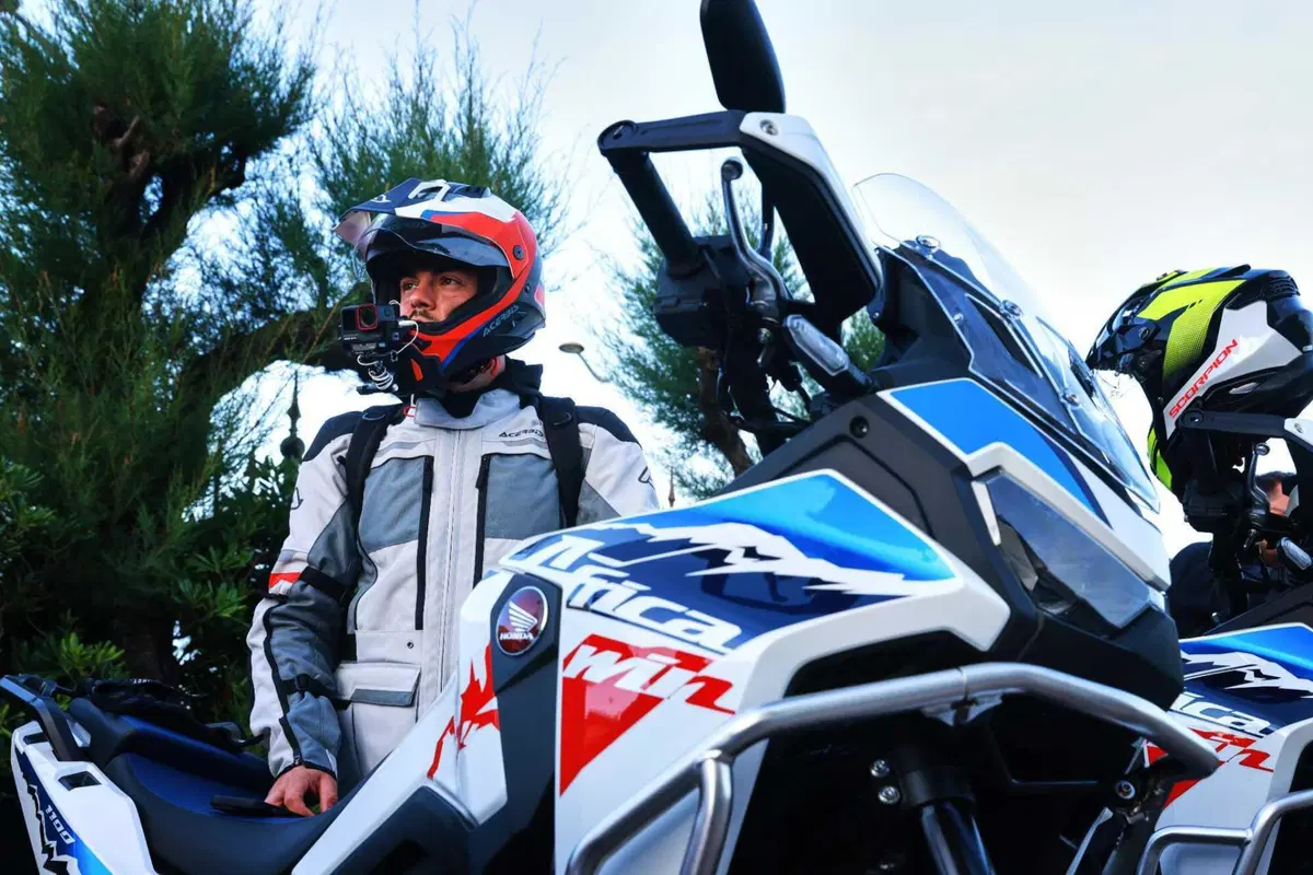 Il viaggio dei sogni sull'Africa Twin. Corsica, Sardegna e Sicilia: 1.200 km di puro godimento [VIDEO]
