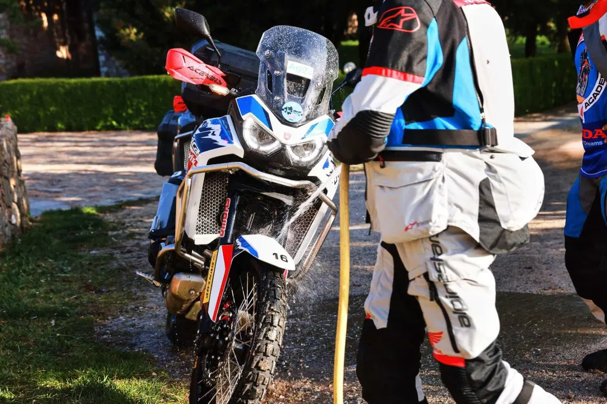 Il viaggio dei sogni sull'Africa Twin. Corsica, Sardegna e Sicilia: 1.200 km di puro godimento [VIDEO] (5)