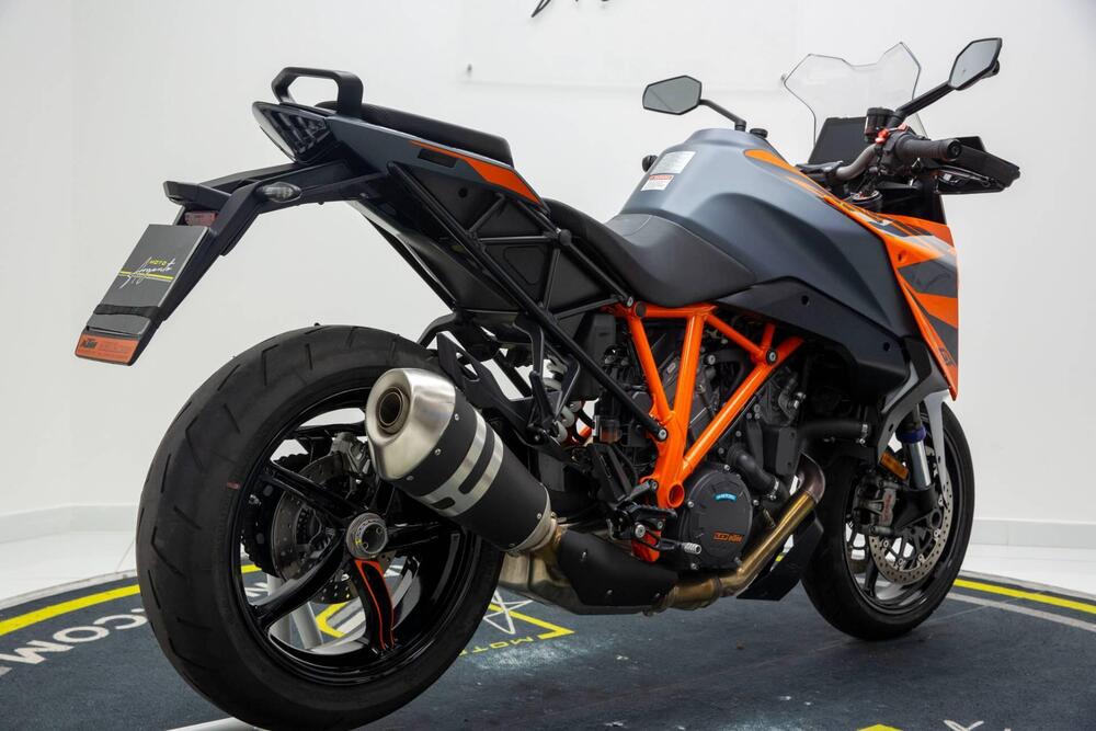 KTM 1290 Super Duke GT (2022 - 24) (4)