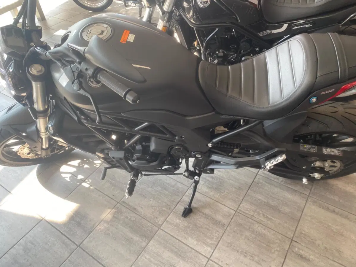 Benelli 502 C (2021 - 25) (2)