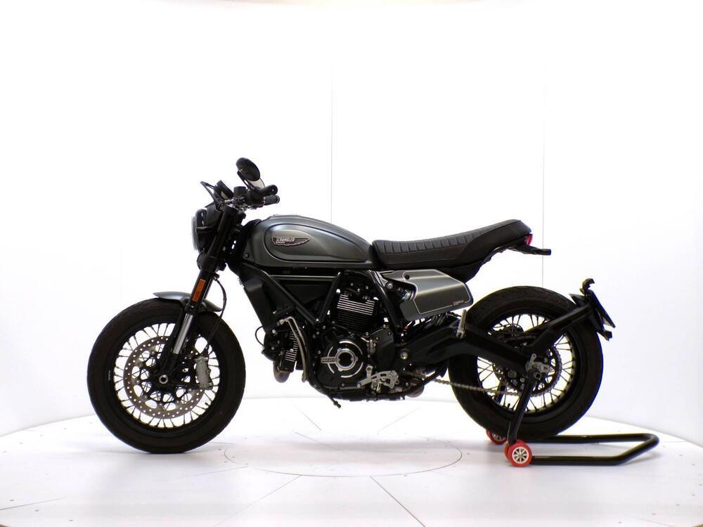 Ducati Scrambler 800 Night Shift (2021 - 22) (4)