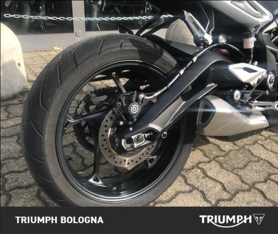 Triumph Street Triple R (2020 - 23) (3)