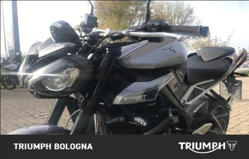 Triumph Street Triple R (2020 - 23) (2)