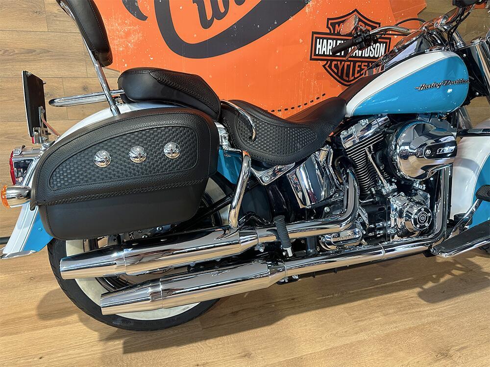 Harley-Davidson 1690 Deluxe (2016 - 17) - FLSTN (5)