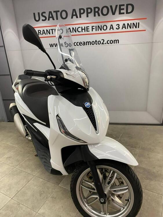 Piaggio Beverly 300 Hpe (2021) (4)