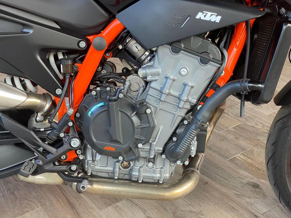 KTM 890 Duke R (2022 - 23) (4)