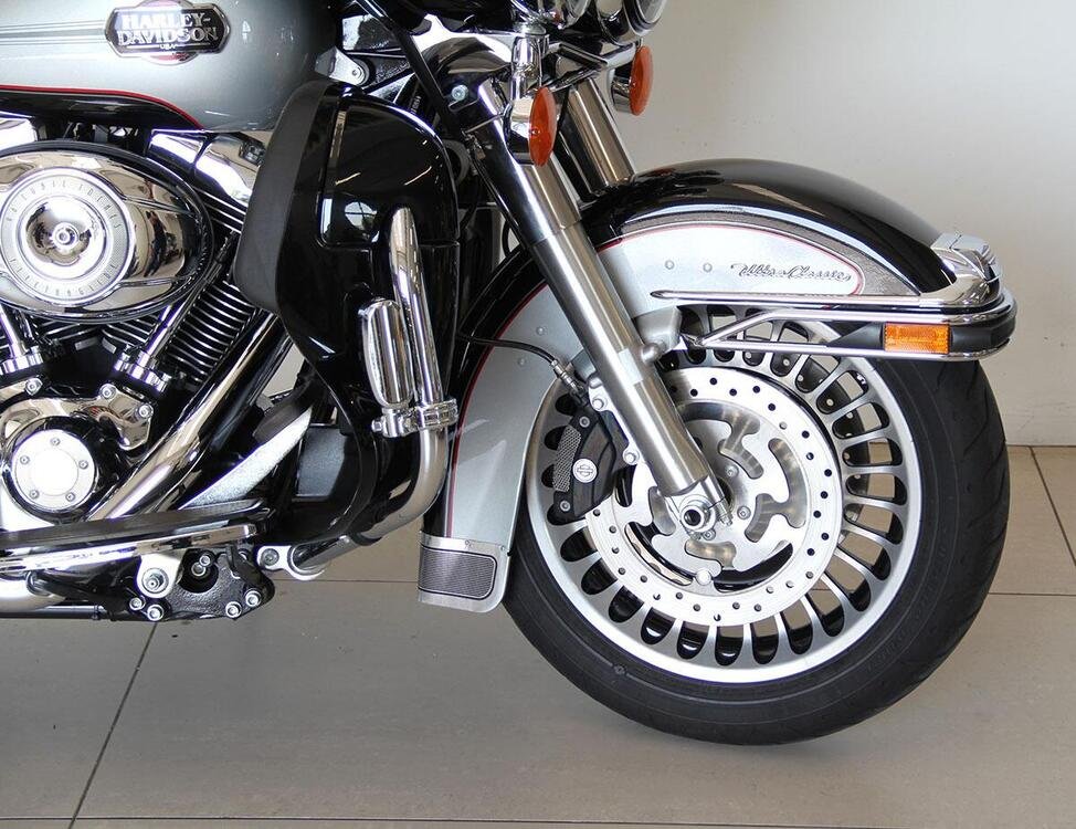 Harley-Davidson 1584 Electra Glide Ultra Classic (2008 - 13) - FLHTCU (2)