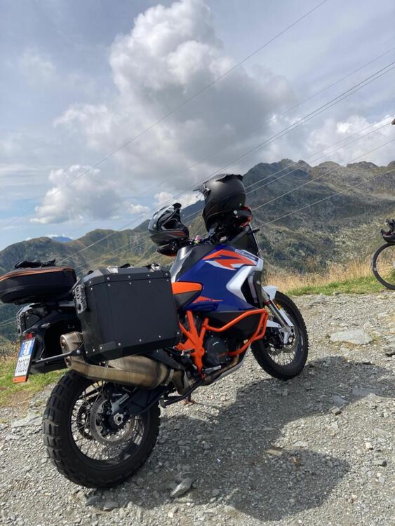 KTM 1290 Super Adventure R (2021) (2)