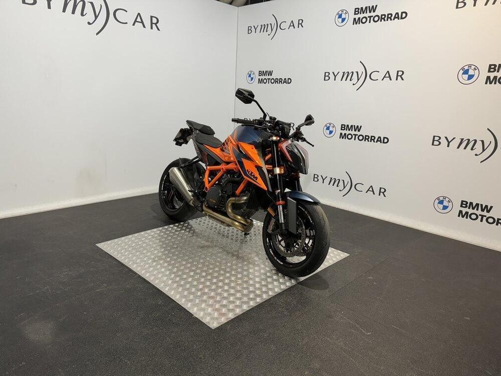 KTM 1290 Super Duke R (2021) (4)