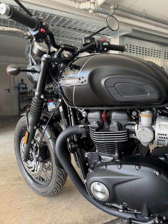 Triumph Bonneville T120 (2021 - 24) (3)