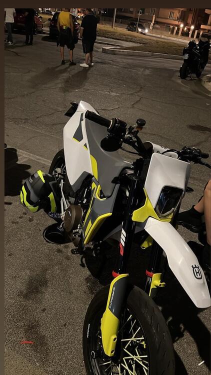 Husqvarna 701 Supermoto (2021) (5)