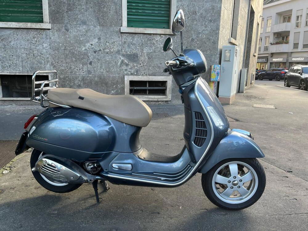 Vespa GTS 300 ABS (2014 - 16) (4)