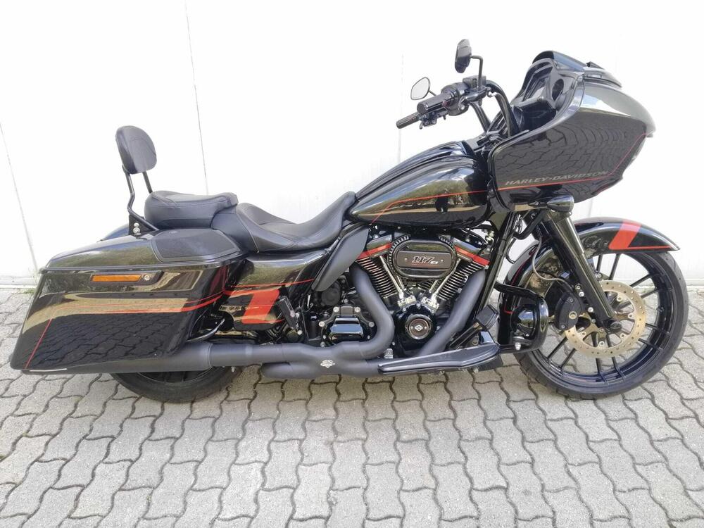 Harley-Davidson 117 Street Glide (2018 - 20) - FLHXSE (2)