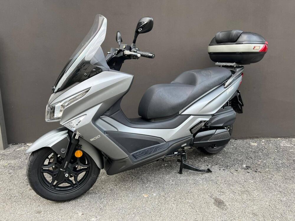 Kymco X-Town 300i ABS (2016 - 20) (4)