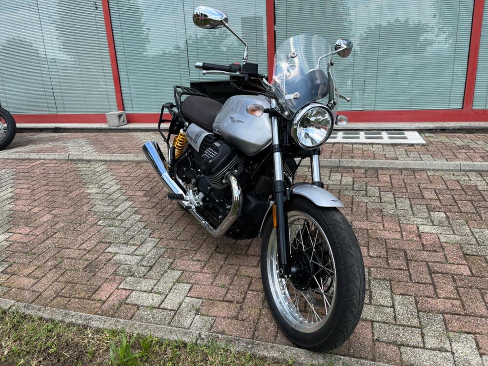 Moto Guzzi V7 III Special (2017 - 20) (4)