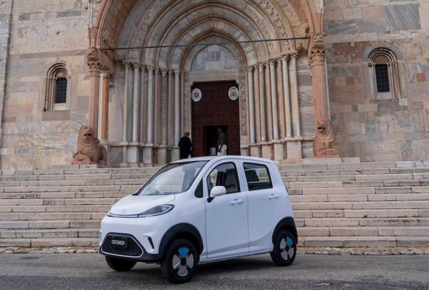 Arriva Jinpeng XY, prima microcar elettrica a quattro posti