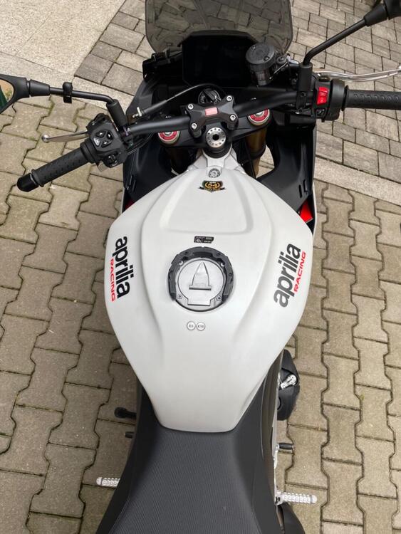 Aprilia Tuono 1100 V4 (2021 - 24) (4)