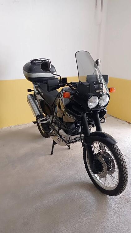 Honda Africa twin XRV 750 RD07