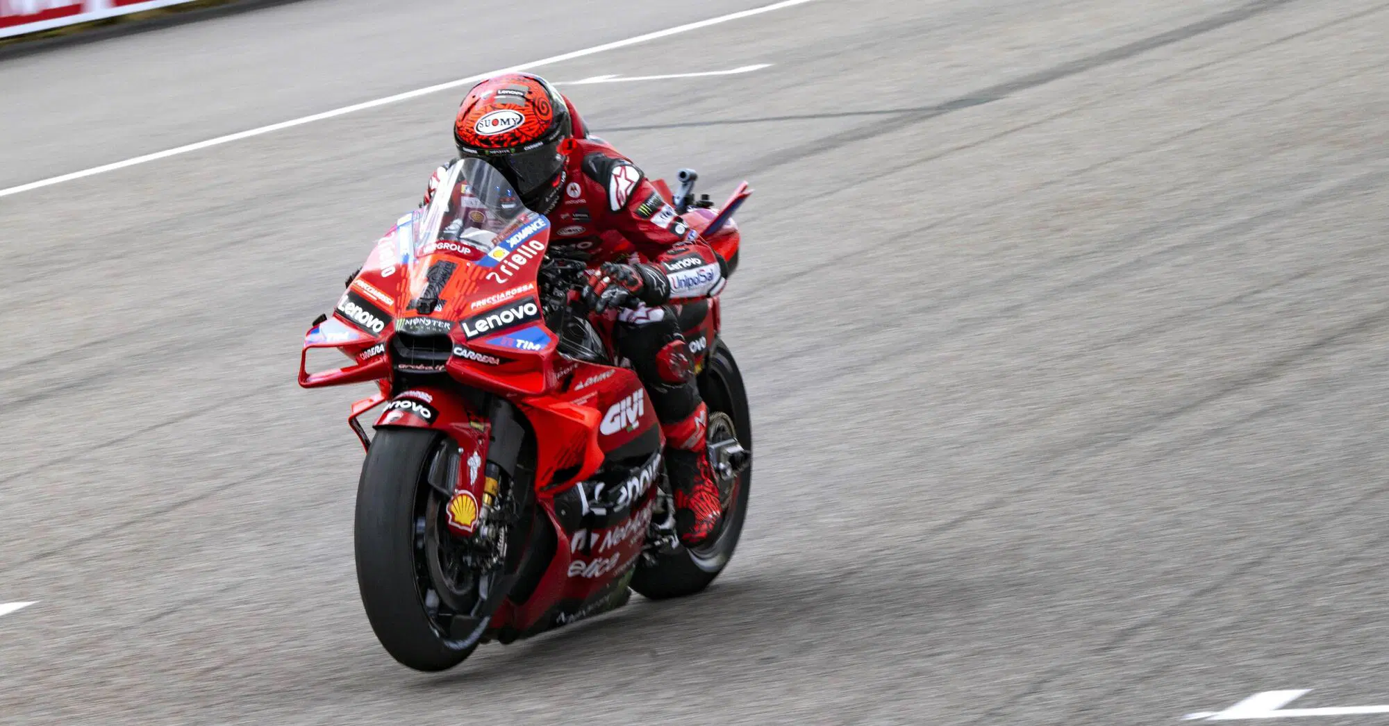 MotoGP 2024. GP di Germania. Pecco Bagnaia vince dopo il pressing su ...