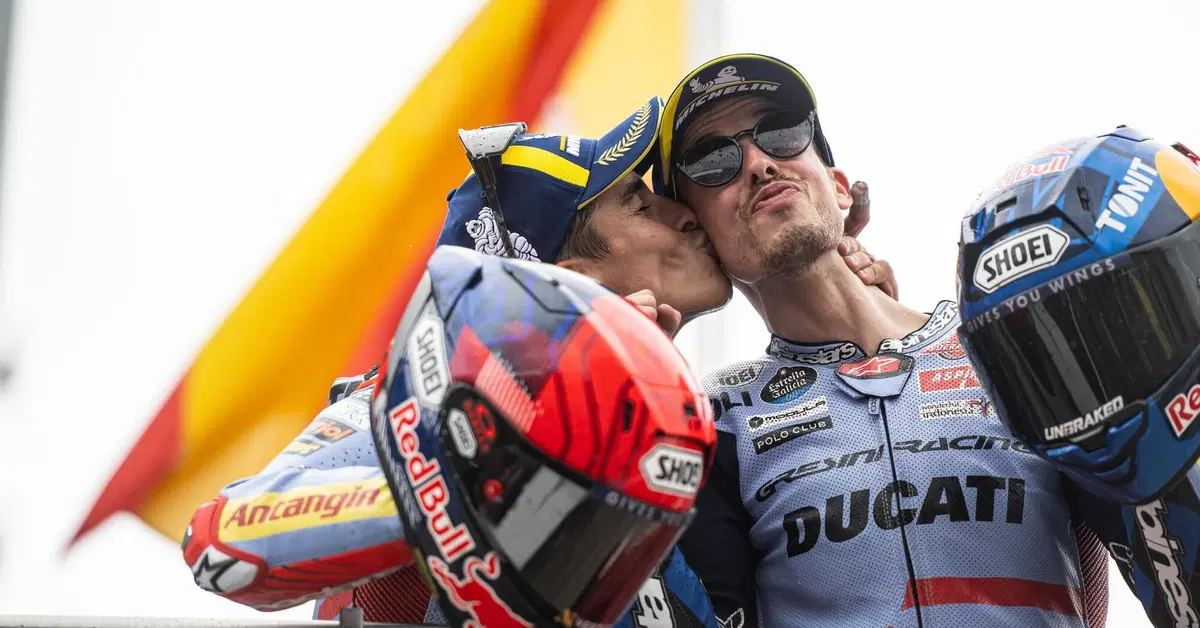 MotoGP 2024. GP di Germania. Alex Marquez sul podio col fratellone: "Marc mi ha passato onestamente"