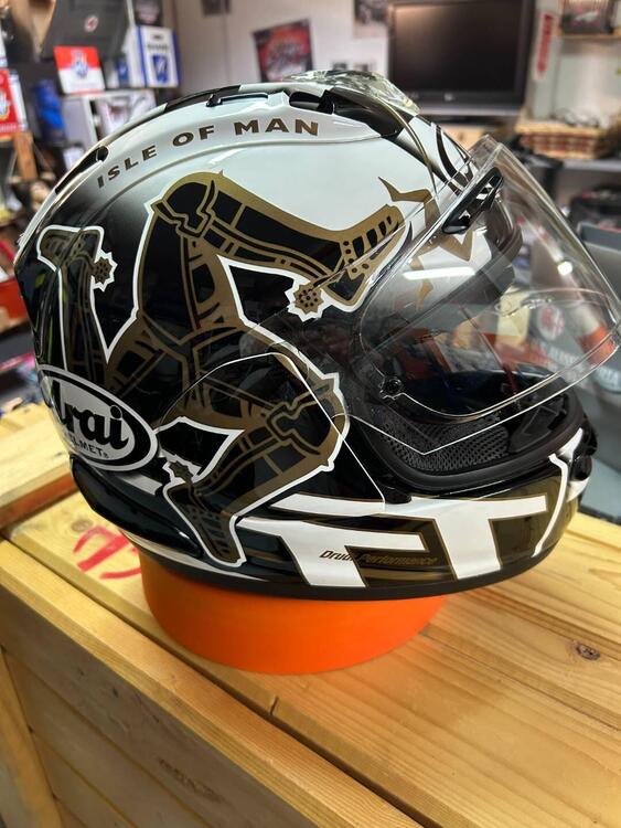 CASCO INTEGRALE ARAI RX-7V TT IoM 2017 (2)