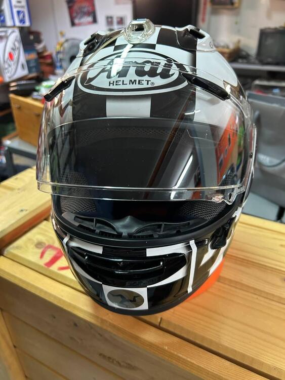 CASCO INTEGRALE ARAI RX-7V TT IoM 2017 (3)