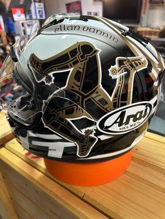 CASCO INTEGRALE ARAI RX-7V TT IoM 2017 (4)