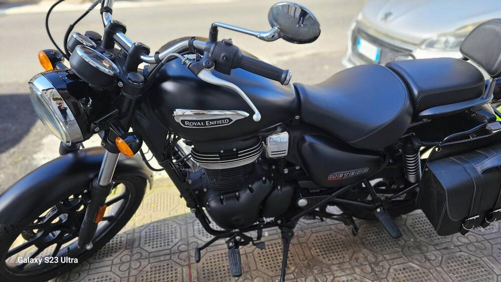 Royal Enfield Meteor 350 Stellar (2021 - 24) (2)