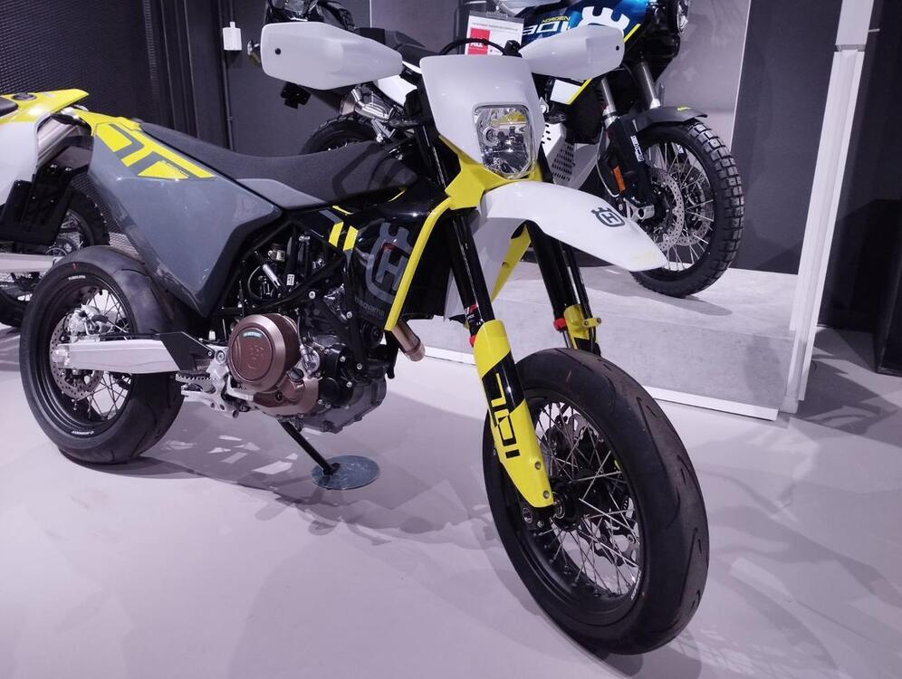 Husqvarna 701 Supermoto (2023 - 24) (4)