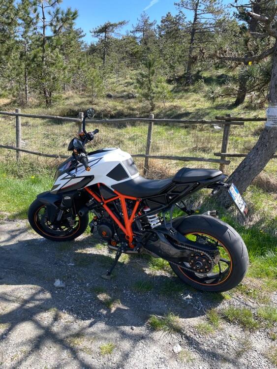 KTM 1290 Super Duke R (2019) (2)