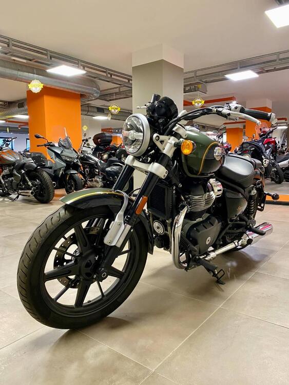 Royal Enfield Super Meteor 650 (2023 - 24) (3)