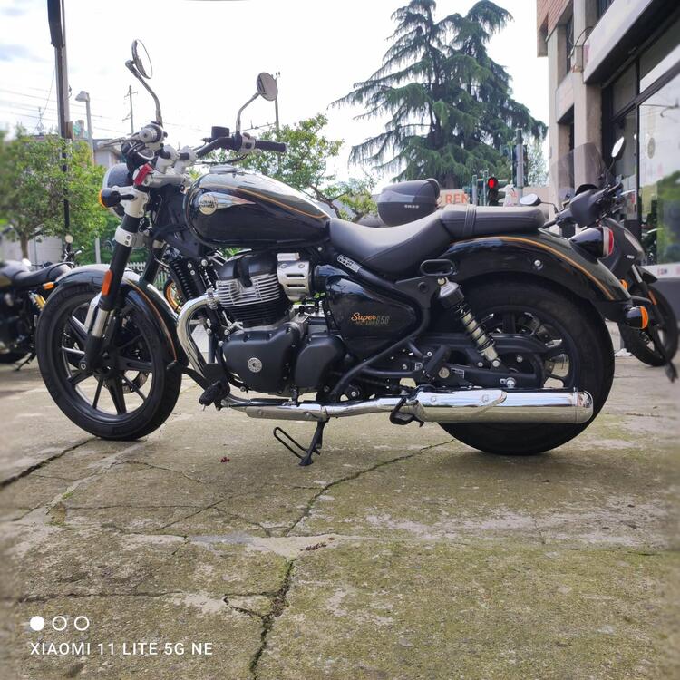 Royal Enfield Super Meteor 650 (2023 - 24) (4)