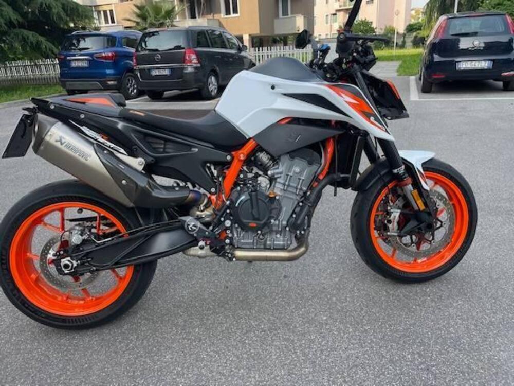 KTM 890 Duke R (2021)