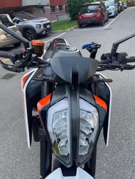 KTM 890 Duke R (2021) (3)