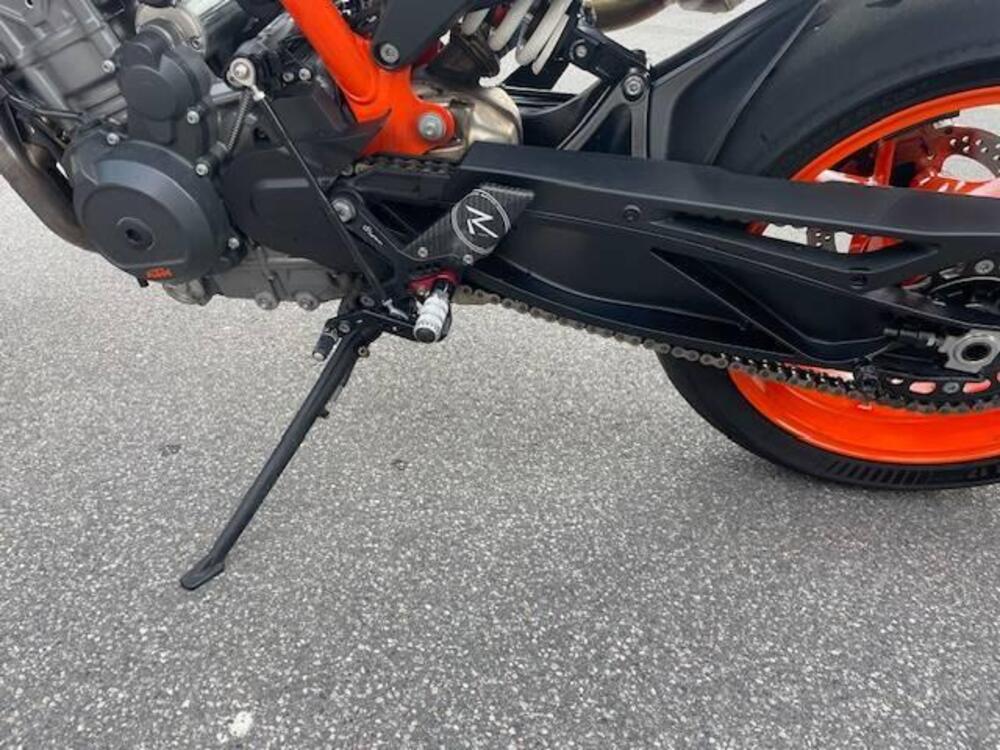 KTM 890 Duke R (2021) (5)