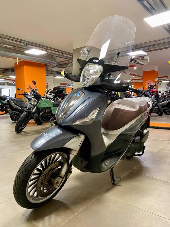 Piaggio Beverly 300 i.e. ABS-ASR (2016 - 20) (3)