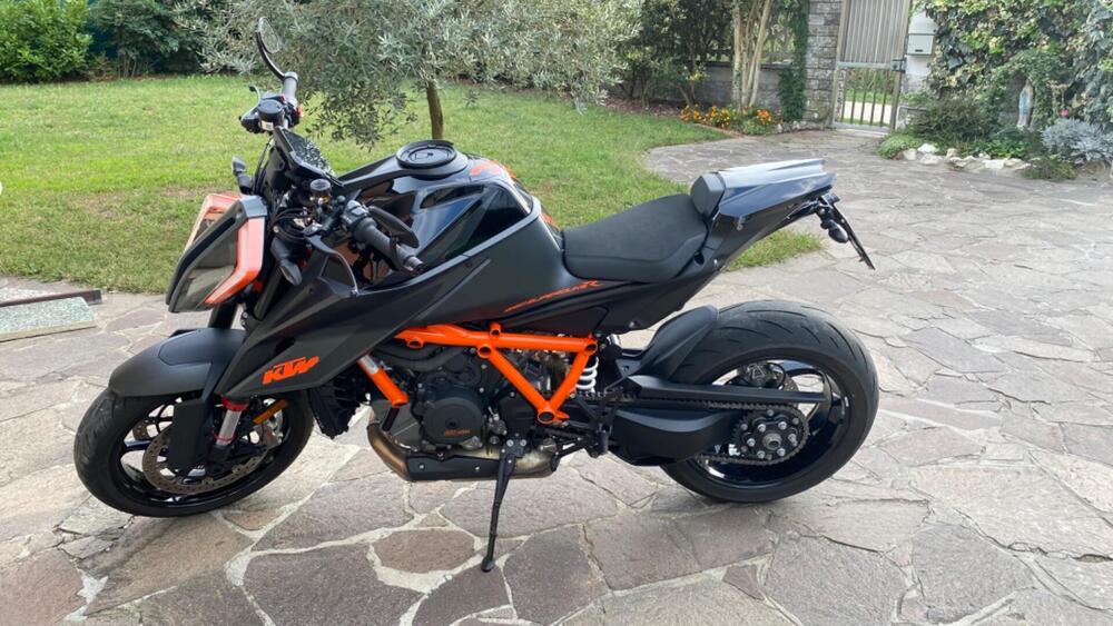 KTM 1290 Super Duke R (2021) (2)