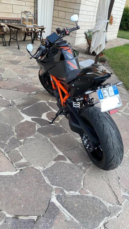 KTM 1290 Super Duke R (2021) (4)