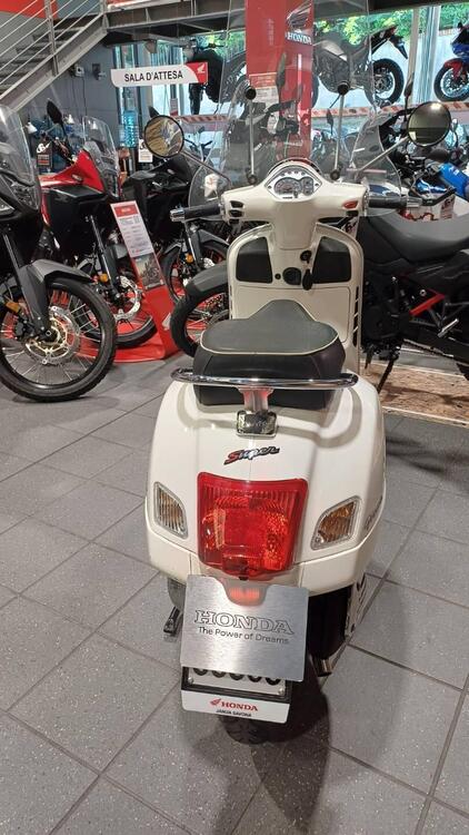 Vespa GTS 300 (2010 - 14) (3)