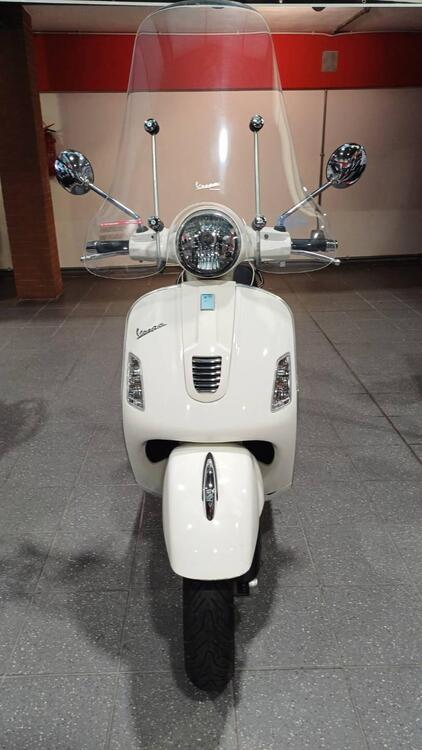 Vespa GTS 300 (2010 - 14) (4)