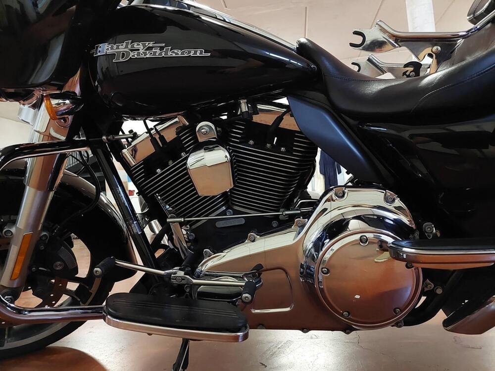 Harley-Davidson 1800 Street Glide (2014 - 15) - FLHXSE (3)