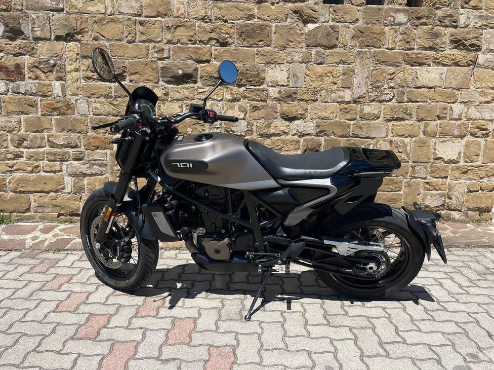 Husqvarna Svartpilen 701 (2020) (2)