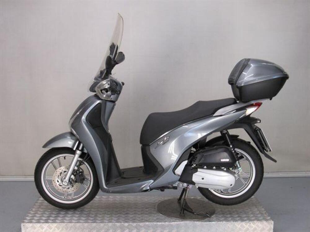 Honda SH 150 i ABS (2013 - 16) (4)