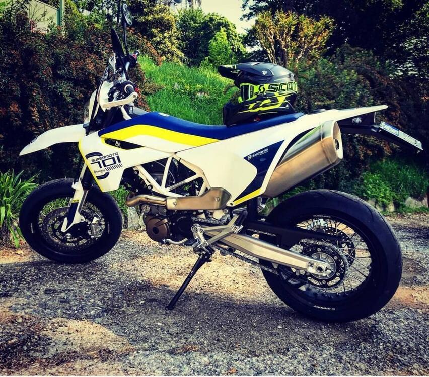 Husqvarna 701 Supermoto (2017 - 19)