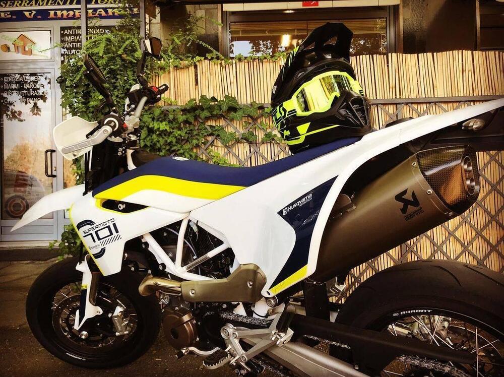 Husqvarna 701 Supermoto (2017 - 19) (2)