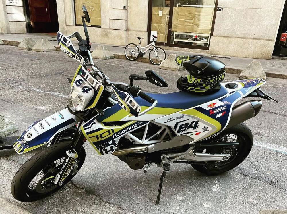 Husqvarna 701 Supermoto (2017 - 19) (3)